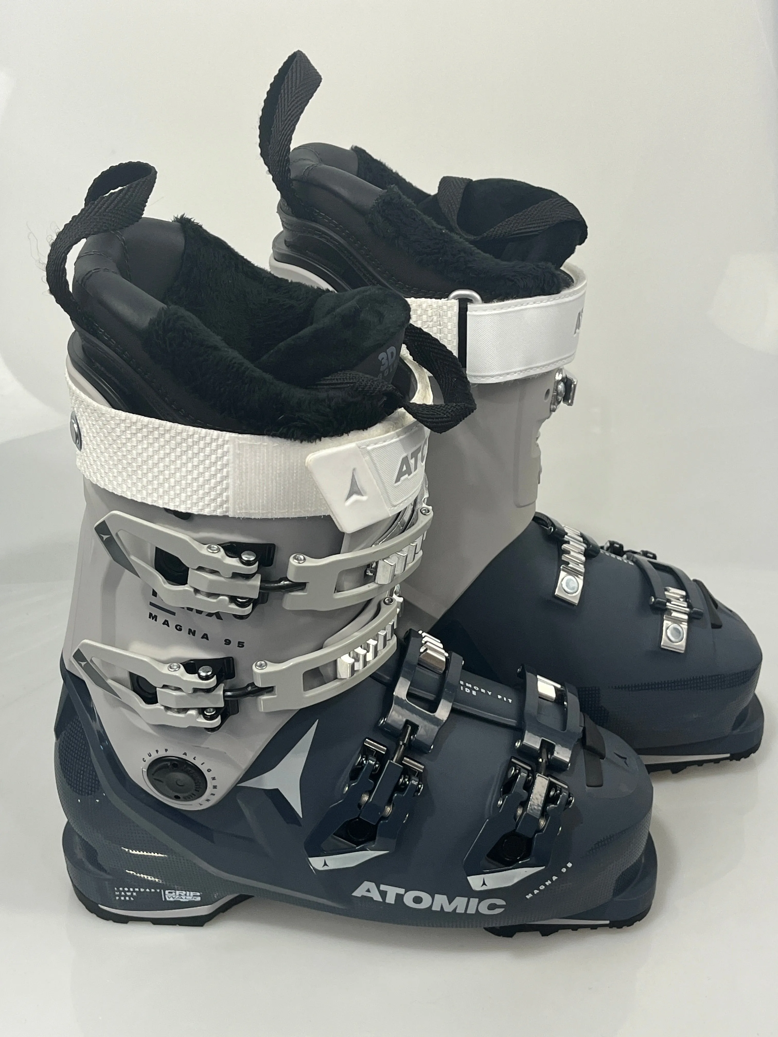 Atomic Hawx Magna 95 S W GW Ski Boots 2024