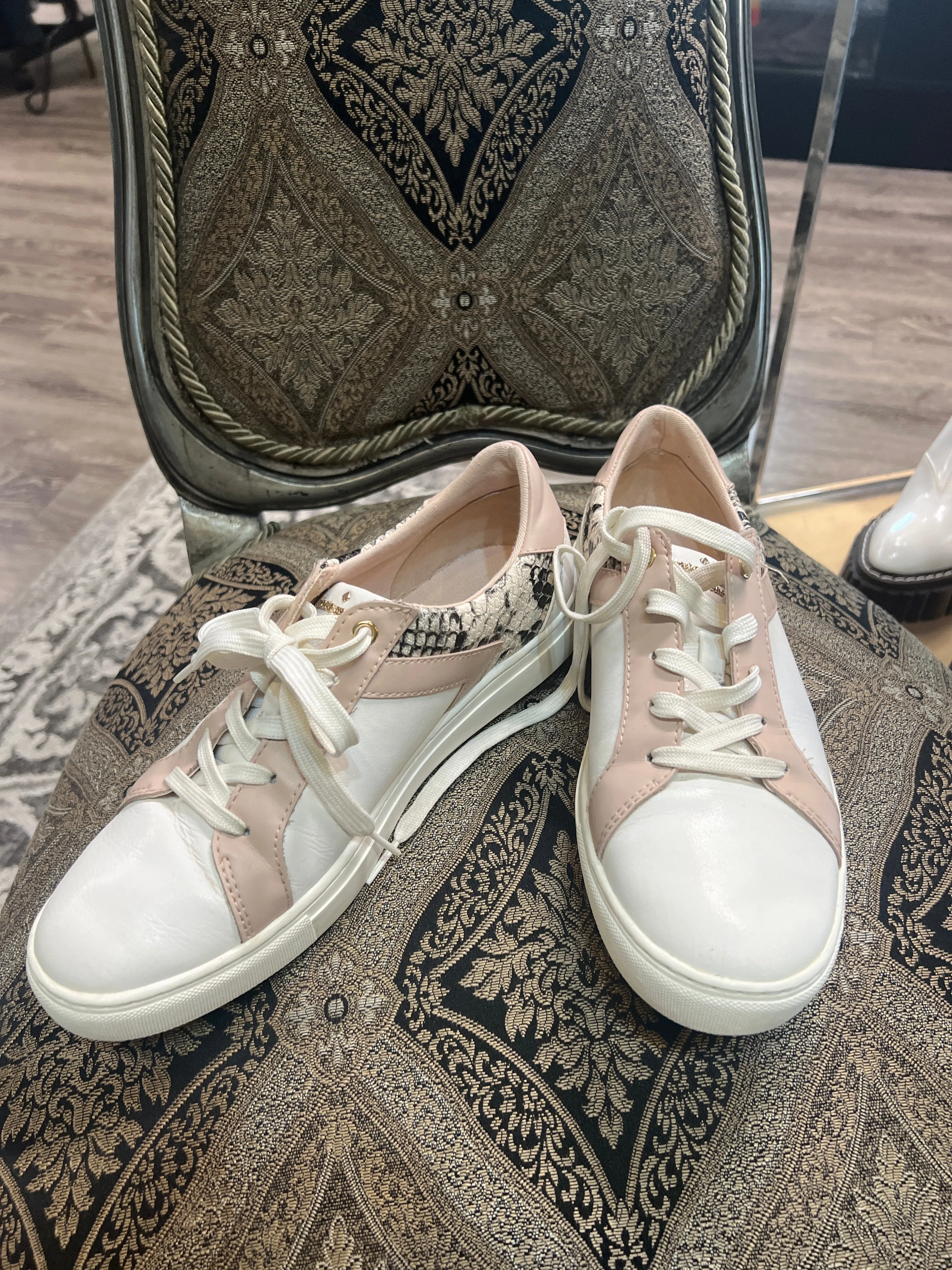 Kate Spade Leather Sneaker (Size 7.5)