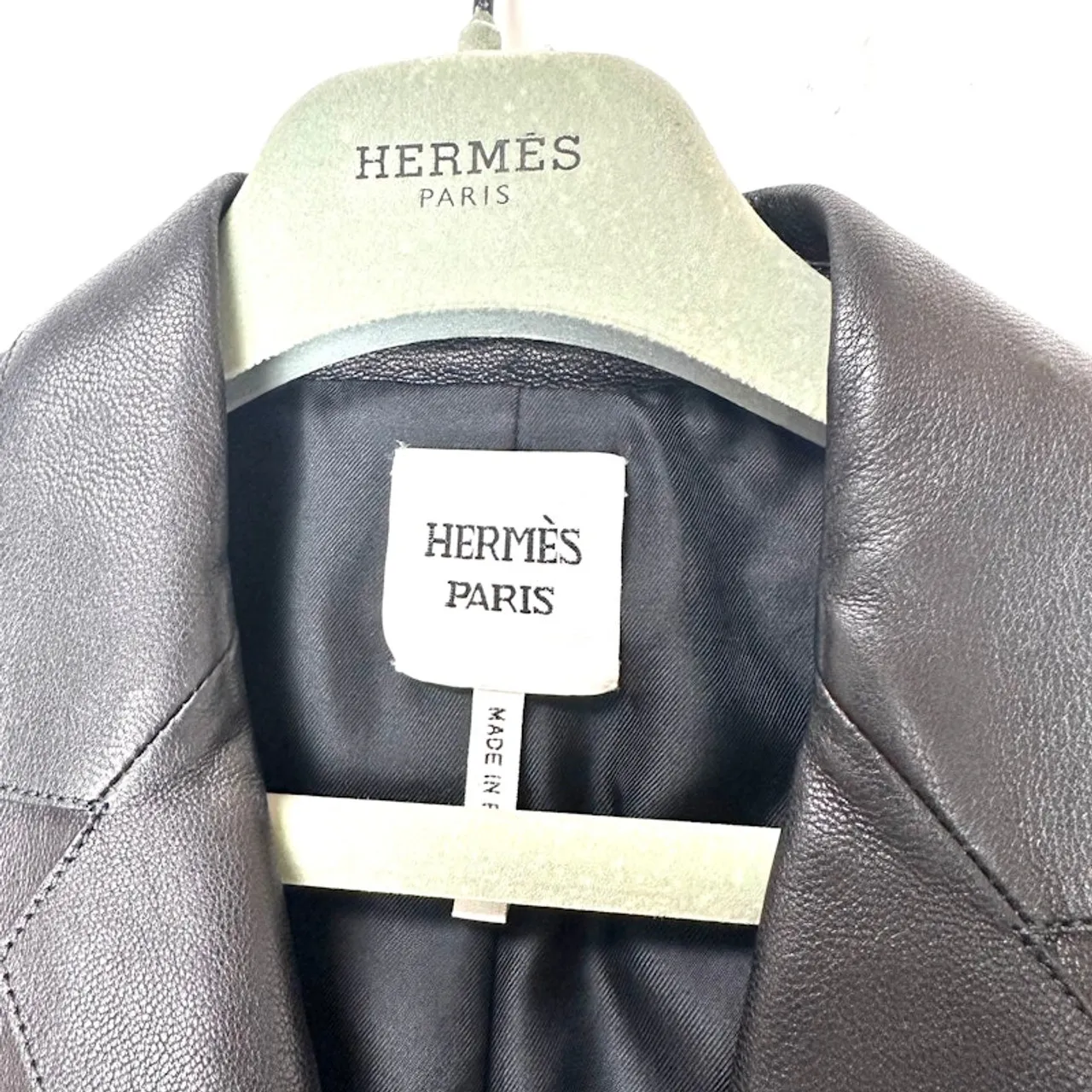 Used Hermès BLACK COAT  60102-S000250645