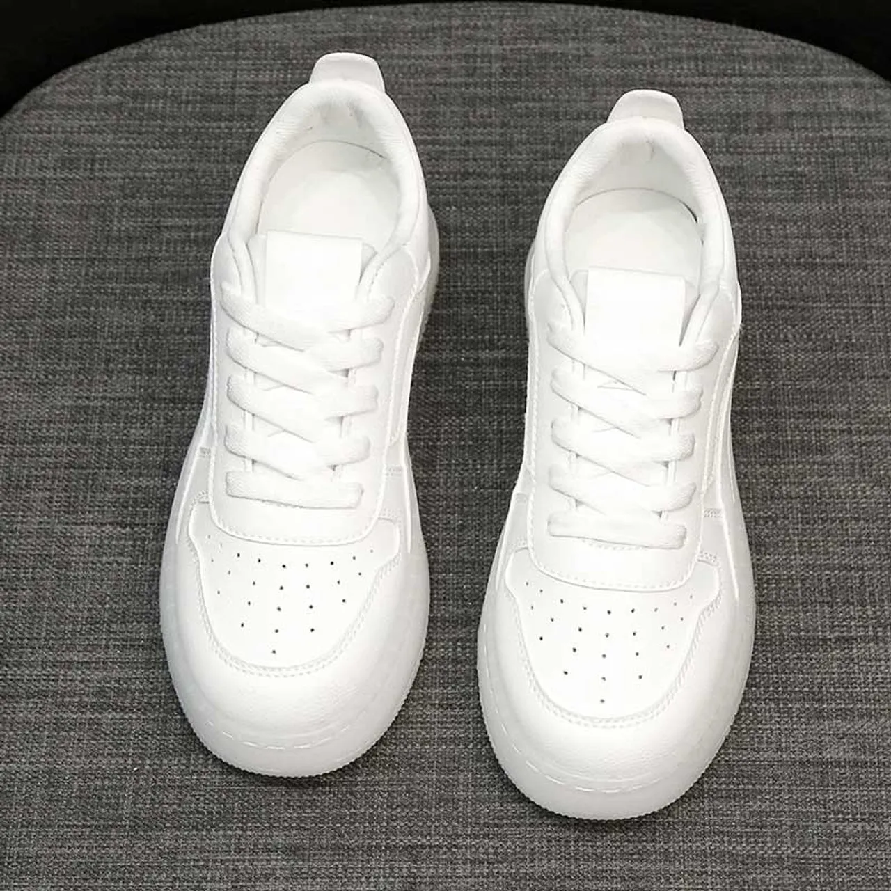 White plain stripe shoe sneaker